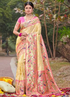 Garb These Party Wear Saree in Fine Colored.These Saree And Blouse is Fabricated On Paithani Silk.Its Beautified With Weavon Jari Designer Work.