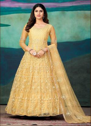 Grab These Anarkali Suit in Fine Colored Pair With Bottom And Dupatta.These Top Are Net And Dupatta Are Fabricated On Net Pair With Santoon Bottom.Its Beautified With Heavy Designer Embroidery Work.