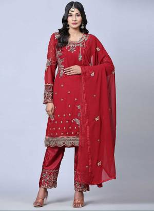 Attrective These Suit in Fine Colored Pair With Bottom And Dupatta.These Top Are Georgette And Dupatta Are Fabricated On Georgette Pair With Santoon Bottom.Its Beautified With Santoon Inner.Its Beautified With Heavy Designer Embroidery Work.