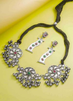 Grab These Beautifil Silver Colored Necklace.These Necklace is Come Oxidized Material And Beautified With Floral Work.