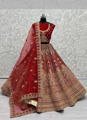 For A Designer Look,Grab These Lehenga Choli With Dupatta in Fine Colored.These Lehenga And Choli Are Velvet And Dupatta Are Fabricated On Soft Net Pair.Its Beautified With Designer Fancy Multy Thread Embroidery,Zarkan Diamond Work.