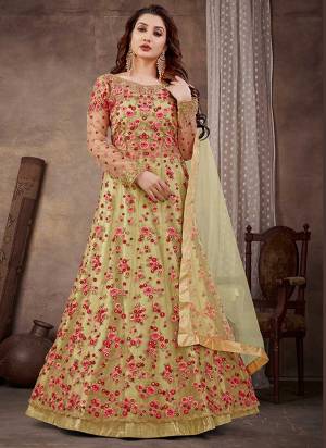 For A Designer Look,Grab These Anarkali Suit in Fine Colored.These Top With Dupatta Are Fabricated On Soft Net Pair With Soft Shining Silk Bottom And Innr.Its Beautified With Designer Heavy Embroidery,Hand Work.