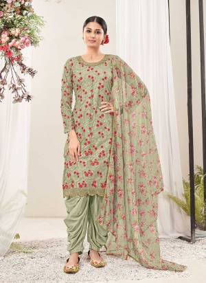 Grab These Patiyala Suit in Fine Colored Pair With Bottom And Dupatta.These Top Are Net And Dupatta Are Fabricated On Organza Printed Pair With Santoon Bottom.Its Beautified With Santoon Inner.Its Beautified With Printed With Designer Thread, Sequance Embroidery Work.