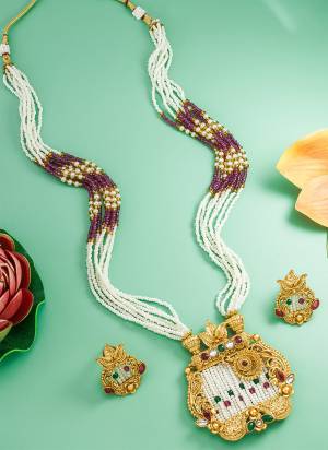 Grab These Beautifil Multy Colored Necklace.These Necklace is Come Alloy Material And Beautified With Kundan Heavy Pearl Work.