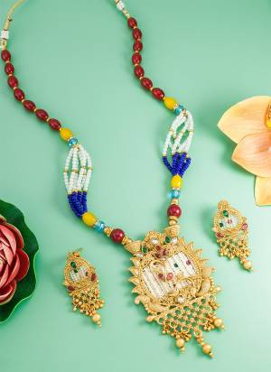 Grab These Beautifil Multy Colored Necklace.These Necklace is Come Alloy Material And Beautified With Kundan Heavy Pearl Work.