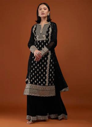 Attrective These Sharara Suit in Fine Colored Pair With Bottom And Dupatta.These Top And Bottom Are Faux Georgette And Pair With Net Dupatta.Its Beautified With Santoon Inner.Its Beautified With Heavy Designer Embroidery Work.