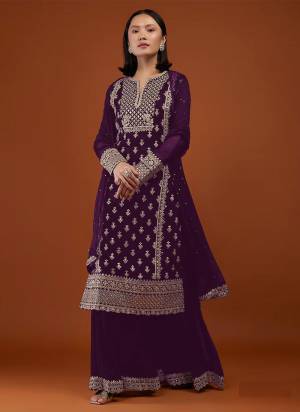 Attrective These Sharara Suit in Fine Colored Pair With Bottom And Dupatta.These Top And Bottom Are Faux Georgette And Pair With Net Dupatta.Its Beautified With Santoon Inner.Its Beautified With Heavy Designer Embroidery Work.