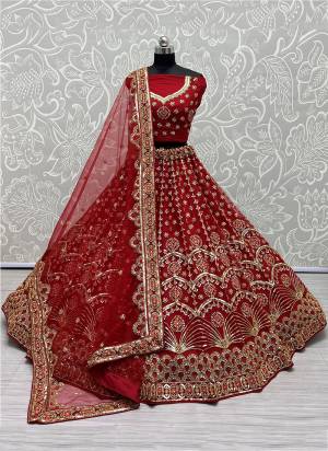 For A Designer Look,Grab These Lehenga Choli With Dupatta in Fine Colored.These Lehenga And Choli Are Bridal Net And Dupatta Are Fabricated On Soft Net Pair.Its Beautified With Designer Fancy Multy Thread,Sequance Embroidery With Hand Work.