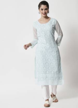 Attrective Looking These Beautiful Looking Readymade Long Kurti.These Kurti is Fabricated On Georgette With Crepe Inner.Its Beautified With Designer Lacknowi Embroidery Work.