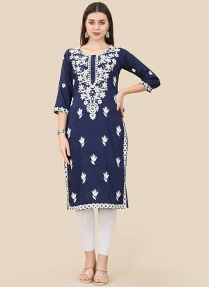 Attrective Looking These Beautiful Looking Readymade Long Kurti.These Kurti is Fabricated On Soft Chinon Silk.Its Beautified With Designer Thread Embroidery Work.