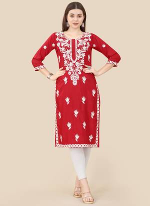 Attrective Looking These Beautiful Looking Readymade Long Kurti.These Kurti is Fabricated On Soft Chinon Silk.Its Beautified With Designer Thread Embroidery Work.