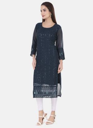 Garb These Beautiful Looking Readymade Long Kurti.These Kurti is Fabricated On Georgette.Its Beautified With Designer Sequance Embroidery Work.