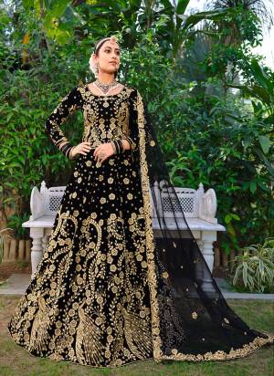 For A Designer Look,Grab These Lehenga Choli With Dupatta in Fine Colored.These Lehenga And Choli Are Velvet And Dupatta Are Fabricated On Net Pair.Its Beautified With Designer Heavy Coding,Dori Embroidery,Stone Diamond Work.