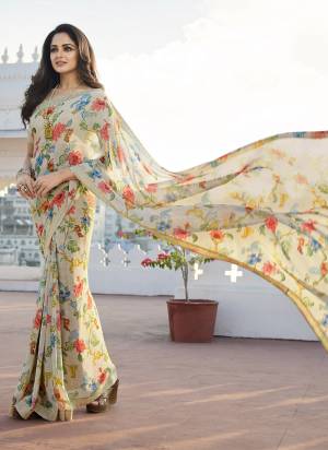 Garb These Party Wear Saree in Fine Colored.These Saree Are Georgette And Blouse is Fabricated On Banglori.Its Beautified With Designer Floral Printed With Lace Border.