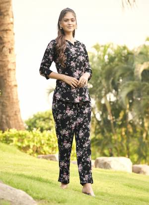 Grab These Beautiful Looking Readymade Top With Bottom.These Dress is Imported Fabricated On Top And Bottom.Its Beautified With Designer Printed.