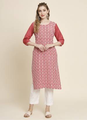 Attrective These Beautiful Looking Readymade Long Kurti.These Kurti is Fabricated On Georgette.Its Beautified With Thread Embroidery Work.