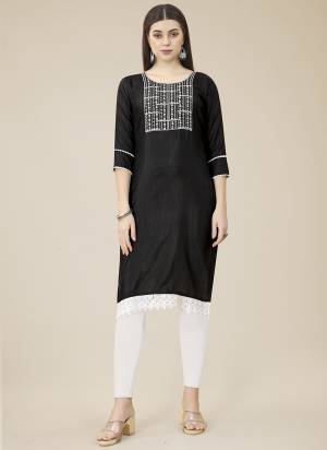 Attrective These Beautiful Looking Readymade Long Kurti.These Kurti is Fabricated On Soft Silk.Its Beautified With Embroidery Work.