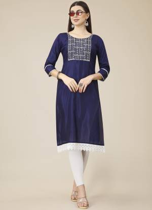 Attrective These Beautiful Looking Readymade Long Kurti.These Kurti is Fabricated On Soft Silk.Its Beautified With Embroidery Work.