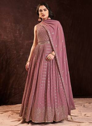 Attrective These Readymade Gown With Dupatta in Fine Colored.These Gown Are Georgette Fabricated On Georgette Dupatta.Its Beautified With Heavy Designer Sequance Embroidery Work.