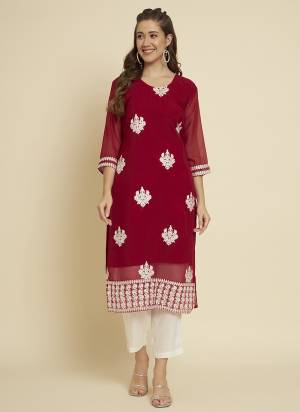 Attrective These Beautiful Looking Readymade Long Kurti.These Kurti is Fabricated On Georgette.Its Beautified With Designer Thread Embroidery Work.