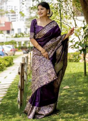 Attrective These Party Wear Saree in Fine Colored.These Saree And Blouse is Fabricated On Handloom Raw Silk.Its Beautified With Weavon Rich Pallu Designer.