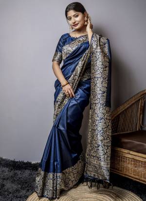 Attrective These Party Wear Saree in Fine Colored.These Saree And Blouse is Fabricated On Handloom Raw Silk.Its Beautified With Weavon Rich Pallu Designer.