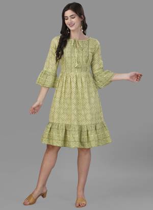 Grab These Beautiful Looking ReadymadeTunics Kurti.These Kurti is Fabricated On Viscose Rayon.Its Beautified With Designer Foil Prited.