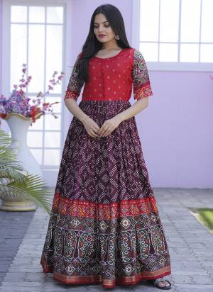 Attrective Looking These Beautiful Looking Readymade Gown.These Gown is Fabricated On Dola Silk.Its Beautified With Designer Patola Foil Printed.