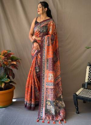 Garb These Party Wear Saree With Blouse in Fine Colored.These Saree And Blouse is Fabricated On Cotton.Its Beautified With Designer Kalamkari Printed.