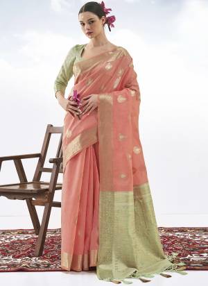 Attrective These Party Wear Saree in Fine Colored.These Saree And Blouse is Fabricated On Banarasi Silk Pair.Its Beautified With Woven Jari Designer.