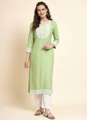 Attrective Looking These Beautiful Looking Readymade Long Kurti.These Kurti is Fabricated On Rayon.Its Beautified With Designer Embroidery Work.