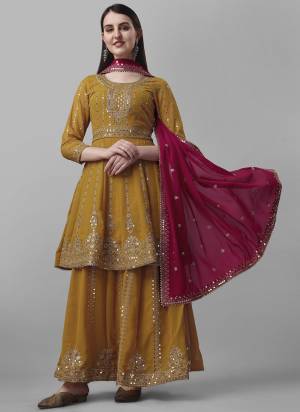 Garb These Salwar Suit in Fine Colored Pair With Bottom And Dupatta.These Top Are Faux Georgette And Bottom Are Fabricated On Faux Georgette Pair With Faux Georgette Dupatta.Its Beautified With Santoon Inner.Its Beautified With Heavy Designer Embroidery Work.