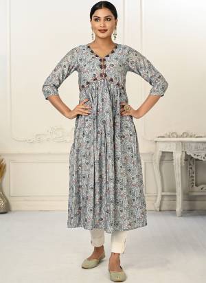 Grab These Beautiful Looking Readymade Long Kurti.These Kurti is Fabricated On Cotton.Its Beautified With Designer Foil Hand Printed With Embroidery Work.