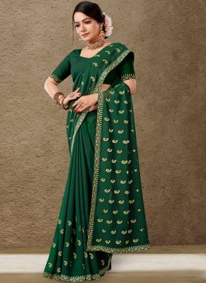 Garb These Saree in Fine Colored.These Saree Are Georgette And Blouse is Fabricated On Art Silk Pair.Its Beautified With Blooming Color With Jari Embroidery Work.