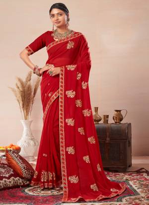 Garb These Saree in Fine Colored.These Saree Are Georgette And Blouse is Fabricated On Art Silk Pair.Its Beautified With Blooming Color With Jari Embroidery Work.