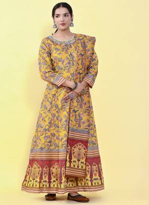 Attrective Looking These Beautiful Looking Readymade Gown With Dupatta.These Gown And Dupatta is Fabricated On Chanderi Silk.Its Beautified With Designer Digital Kalamkari Printed,Hand Work,Stone Work.