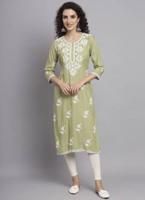 Grab These Beautiful Looking Readymade Long Kurti.These Kurti is Fabricated On Rayon.