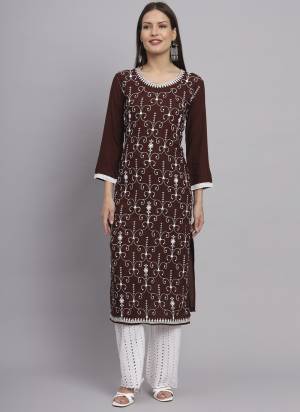 Grab These Beautiful Looking Readymade Long Kurti.These Kurti is Fabricated On Rayon.