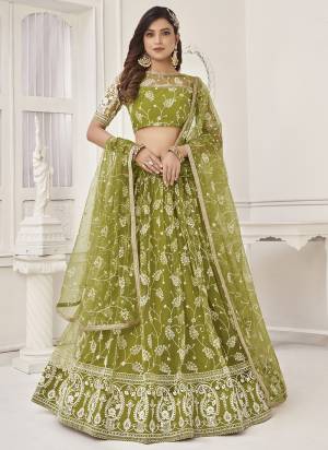 For A Fancy Designer Look,Grab These Lehenga Choli With Dupatta in Fine Colored.