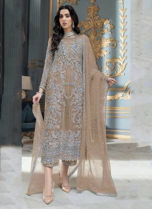 Attrective These Designer Suit in Fine Colored Pair With Bottom And Dupatta.These Top Are Organza And Dupatta Are Fabricated On Net Pair With Santoon Bottom.Its Beautified With Santoon Inner.Its Beautified With Heavy Designer Embroidery Work.