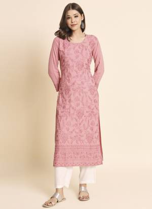 Garb These Beautiful Looking Readymade Kurti.These Kurti is Fabricated On Rayon.Its Beautified With Designer Lucknowi Chikankari Embroidery Work.