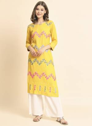 Garb These Beautiful Looking Readymade Kurti.These Kurti is Fabricated On Rayon.Its Beautified With Designer Lucknowi Chikankari Embroidery Work.