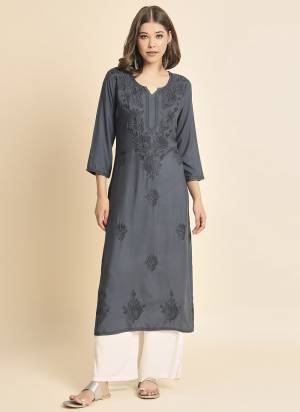 Garb These Beautiful Looking Readymade Kurti.These Kurti is Fabricated On Rayon.Its Beautified With Designer Lucknowi Chikankari Embroidery Work.