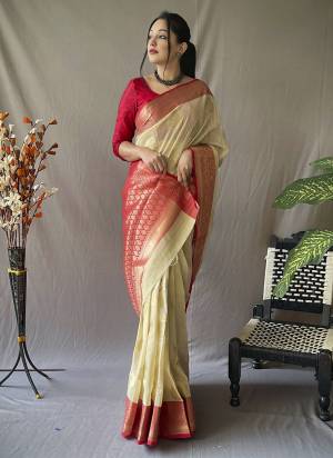 Garb These Party Wear Saree With Blouse in Fine Colored.These Saree And Blouse is Fabricated On Soft Linen.Its Beautified With Contrast Pallu Border Wevon Designer.