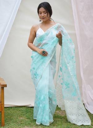 Attrective Looking These Party Wear Saree in Fine Colored.These Saree Are Organza And Blouse is Fabricated On Art Silk.Its Beautified With Designer Thread Embroidery Work.