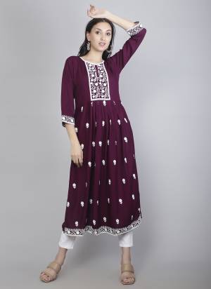 Attrective These Beautiful Looking Readymade Long Kurti.These Kurti is Fabricated On Rayon.Its Beautified With Designer Chickenkari Hand Embroidery Work.