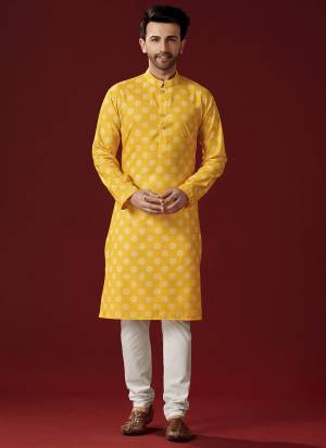 Grab These Festive Wear Mans Wear Kurta With Payjama in Fine Colored.These Kurta Payjama is Fabricated On Cotton.Its Beautified With Designer Printed.