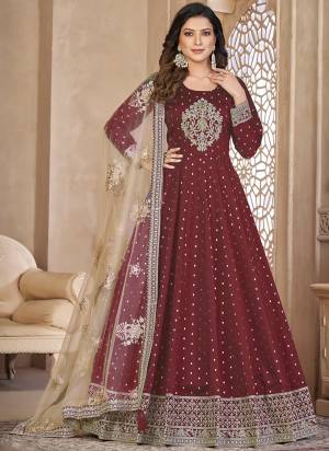 Grab These Anarkali Suit in Fine Colored Pair With Bottom And Dupatta.These Top Are Tafeta Butti And Dupatta Are Fabricated On Net Pair With Santoon Bottom.Its Beautified With Santoon Inner.Its Beautified With Designer Heavy Embroidery Work.