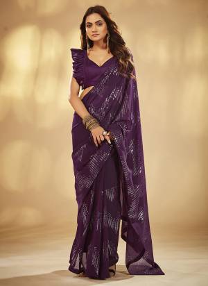 Attrective Looking These Party Wear Saree in Fine Colored.These Saree Are Georgette And Blouse is Fabricated On Art Silk Pair.Its Beautified With Designer Sequance Embroidery Work.