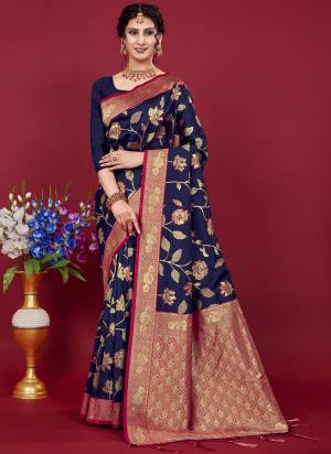 Garb These Party Wear Saree in Fine Colored.These Saree And Blouse is Fabricated On Banarasi Silk.Its Beautified With Heavy Weavon Jari Designer.